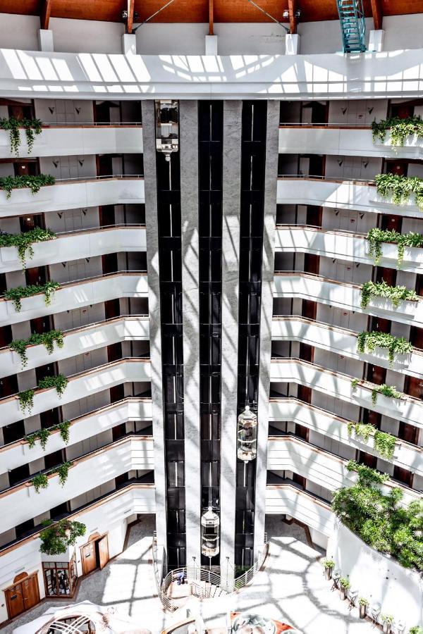 Rahat Palace Hotel อัลมาตี ภายนอก รูปภาพ The interior of the hotel